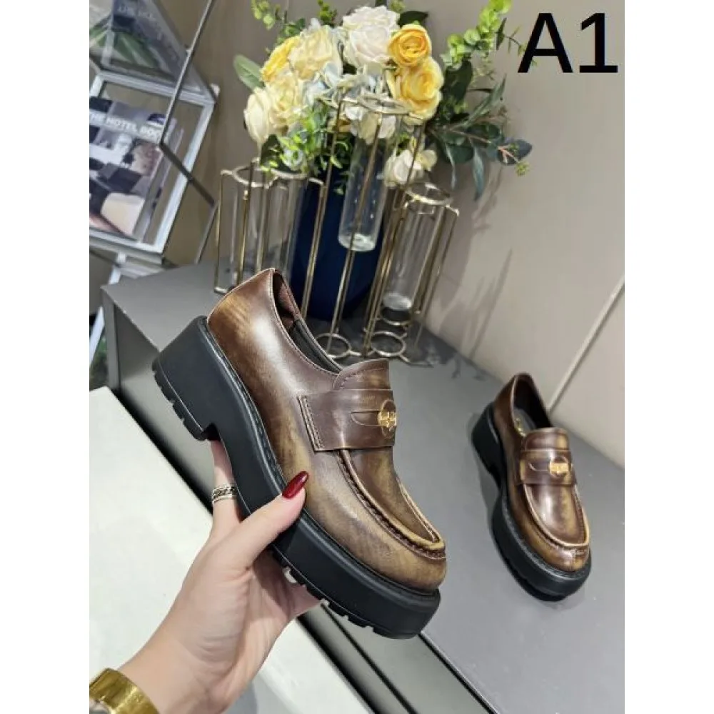 2026 ファッションの最先端! MIU MIU ミュウミュウ レディース用 カジュアルシューズ 商品画像 1