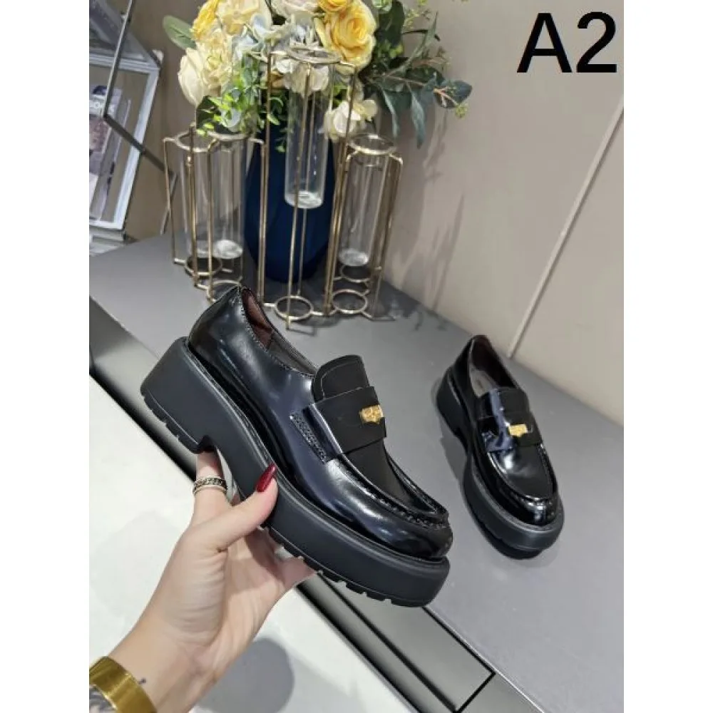 2026 ファッションの最先端! MIU MIU ミュウミュウ レディース用 カジュアルシューズ 商品画像 2