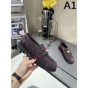 2026 雑誌も街も人気アイテム MIU MIU ミュウミュウ レディース用 カジュアルシューズ 商品画像 1