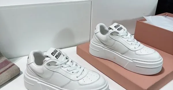 2026 ギフトOK MIU MIU ミュウミュウ レディース用 カジュアルシューズ 商品画像 11