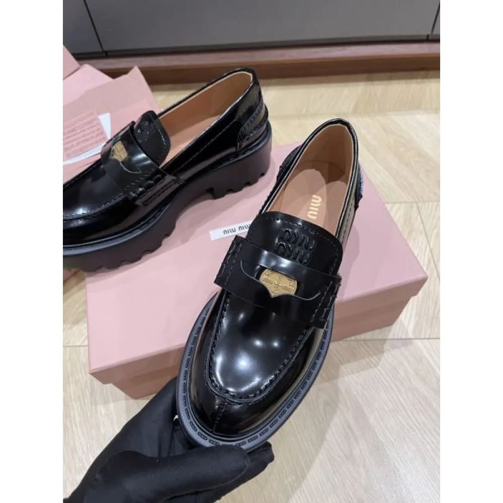 MIU MIU ミュウミュウ 2024FW レディース用 カジュアルシューズ セールで格安 商品画像 4