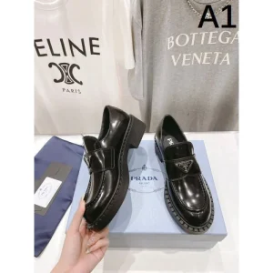 2026 海外のファッション新品 PRADA プラダ レディース用 カジュアルシューズ 商品画像 1