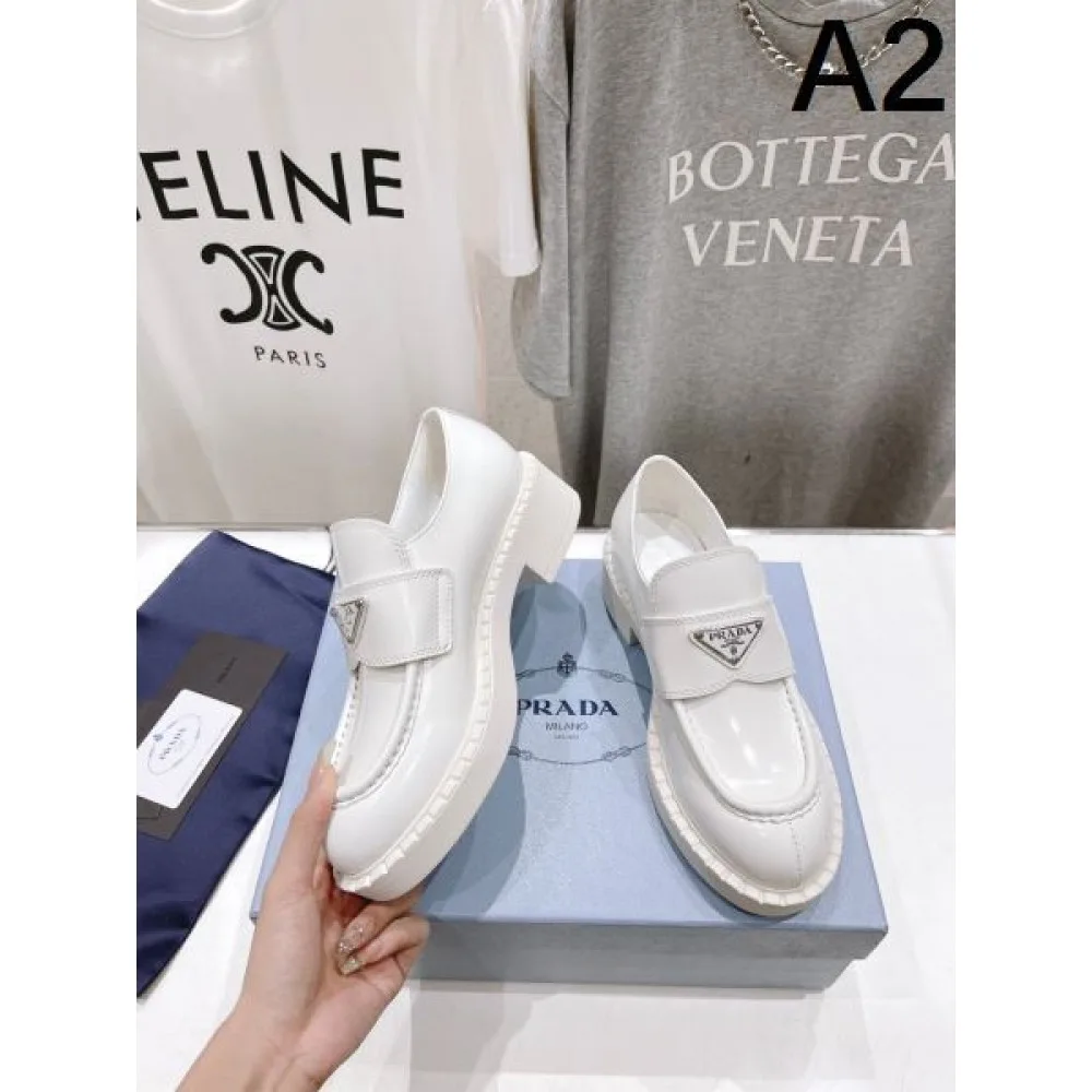 2026 海外のファッション新品 PRADA プラダ レディース用 カジュアルシューズ 商品画像 2