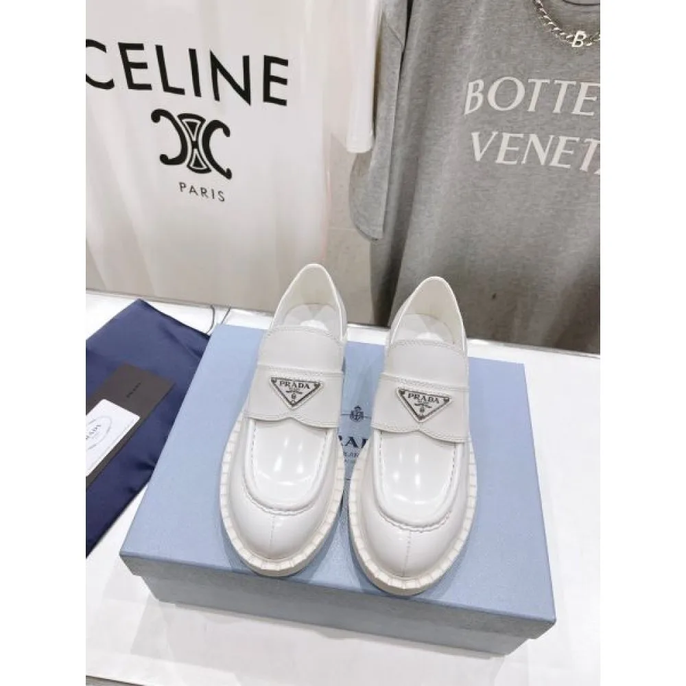 2026 海外のファッション新品 PRADA プラダ レディース用 カジュアルシューズ 商品画像 4