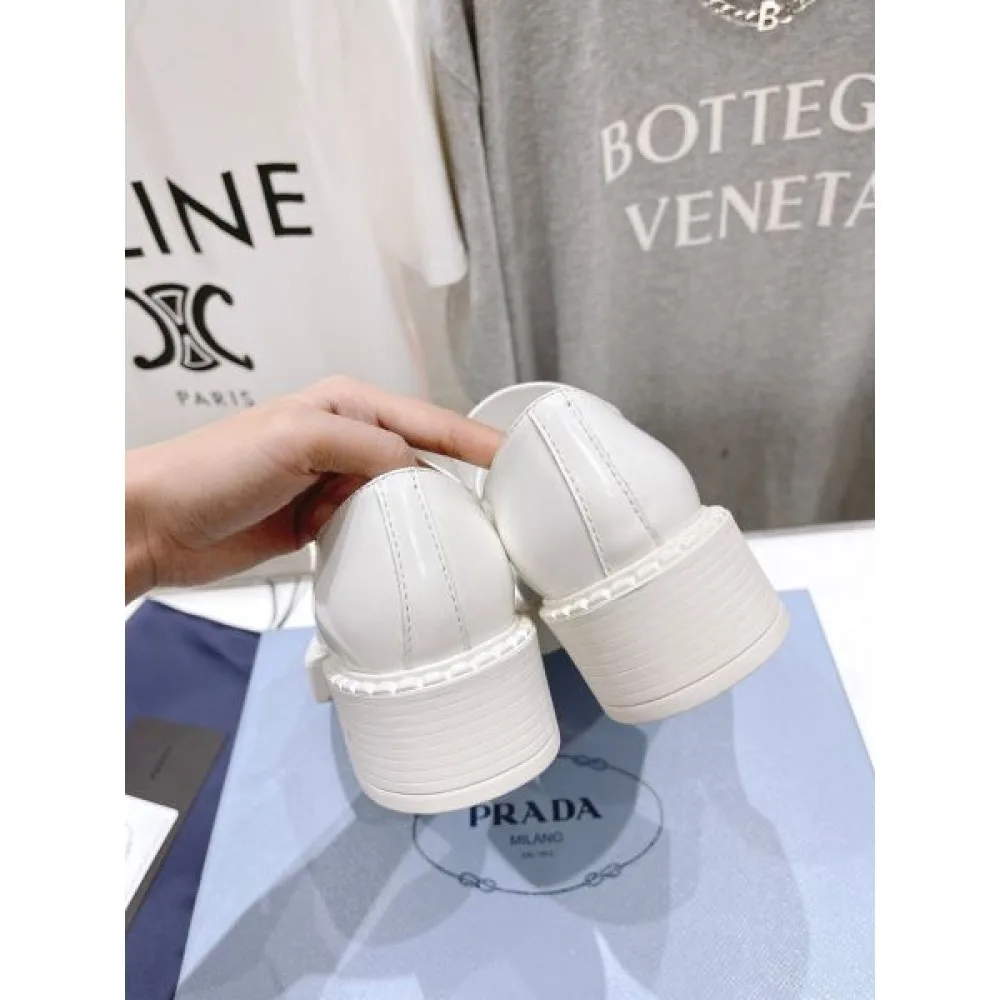 2026 海外のファッション新品 PRADA プラダ レディース用 カジュアルシューズ 商品画像 7