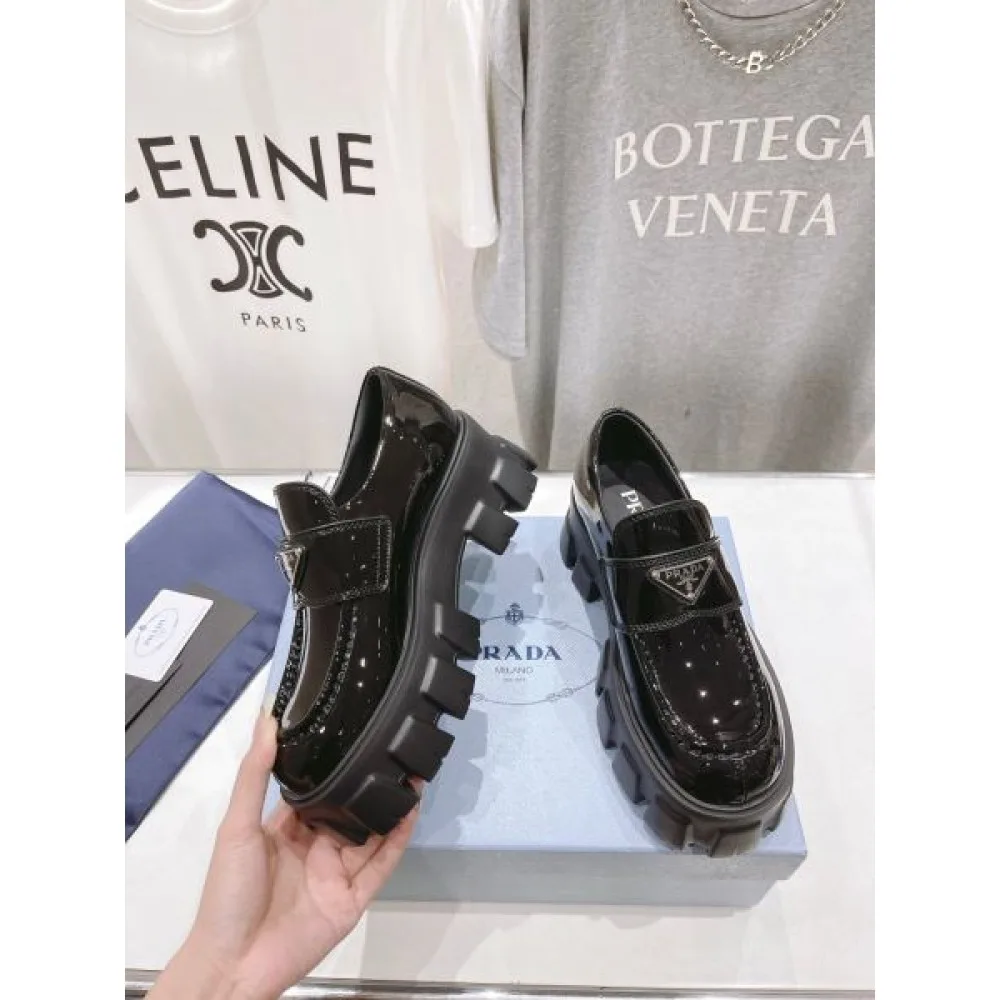 2026 断然オススメな人気新作 PRADA プラダ レディース用 カジュアルシューズ 商品画像 4