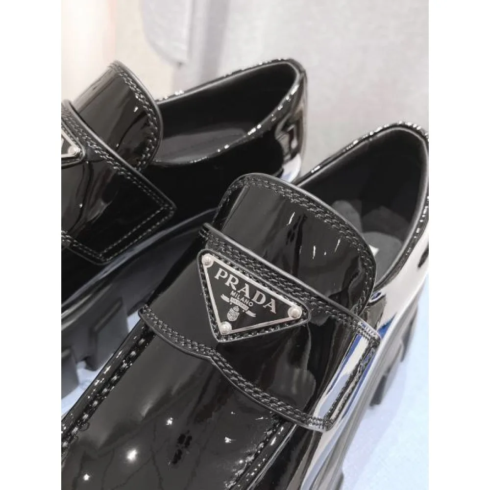 2026 断然オススメな人気新作 PRADA プラダ レディース用 カジュアルシューズ 商品画像 8