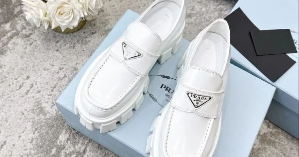 2026 断然オススメな人気新作 PRADA プラダ レディース用 カジュアルシューズ 商品画像 11
