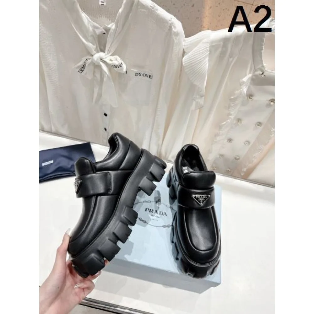 2026 魅力の詰まったスタイル PRADA プラダ レディース用 カジュアルシューズ 商品画像 2