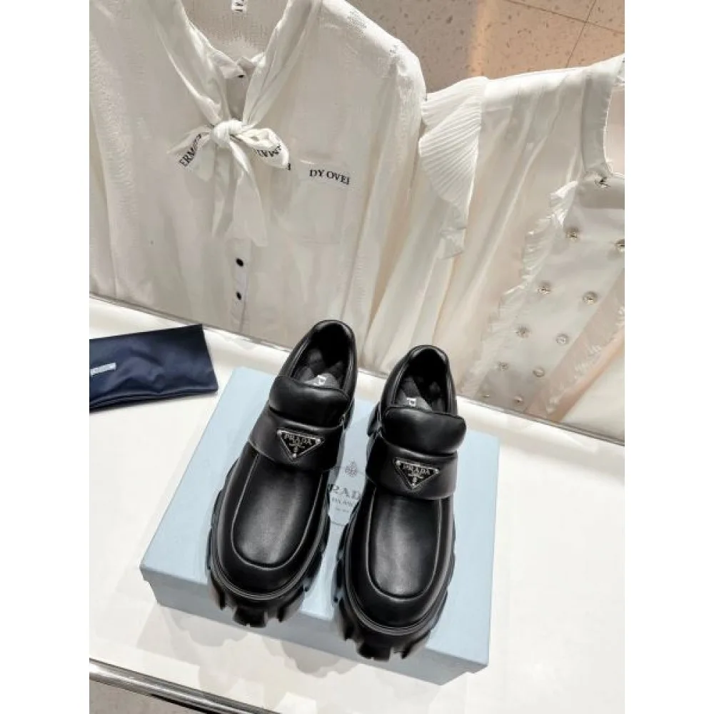 2026 魅力の詰まったスタイル PRADA プラダ レディース用 カジュアルシューズ 商品画像 3