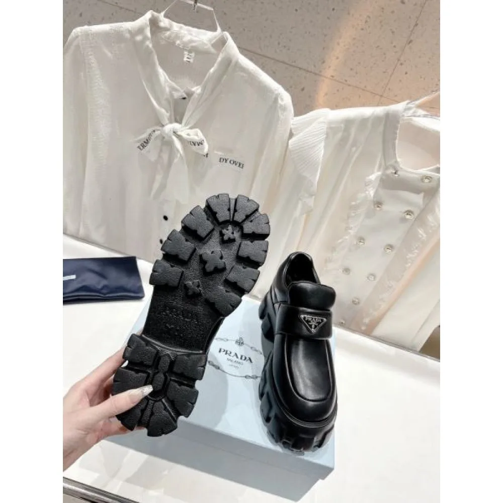 2026 魅力の詰まったスタイル PRADA プラダ レディース用 カジュアルシューズ 商品画像 9