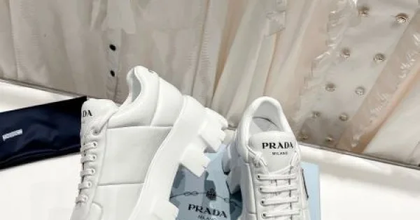 2026 遊び心が溢れるアイテム PRADA プラダ レディース用 カジュアルシューズ 商品画像 11