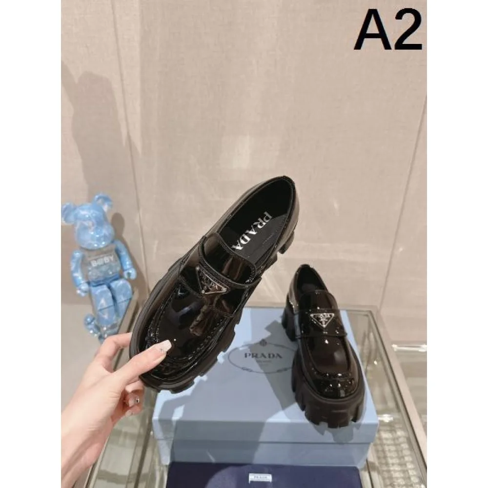 2026 見た目以上のかっこいい PRADA プラダ レディース用 カジュアルシューズ 商品画像 2