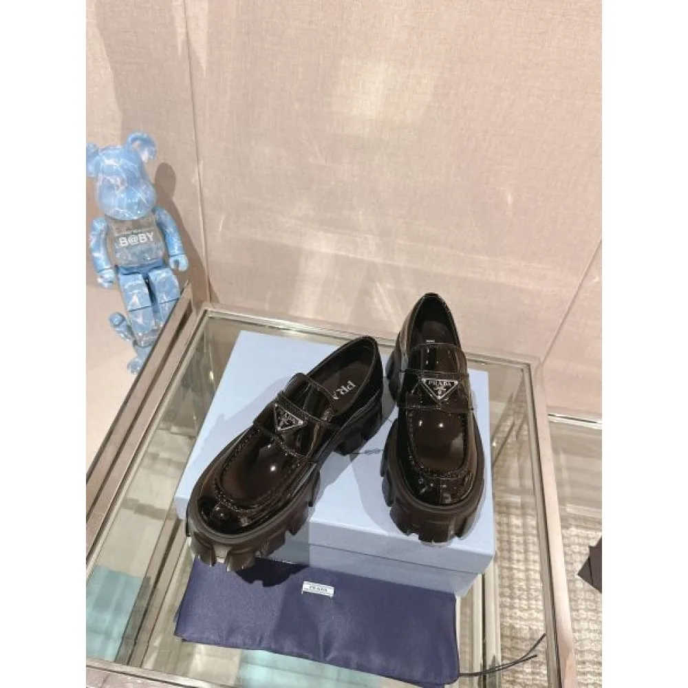 2026 見た目以上のかっこいい PRADA プラダ レディース用 カジュアルシューズ 商品画像 5