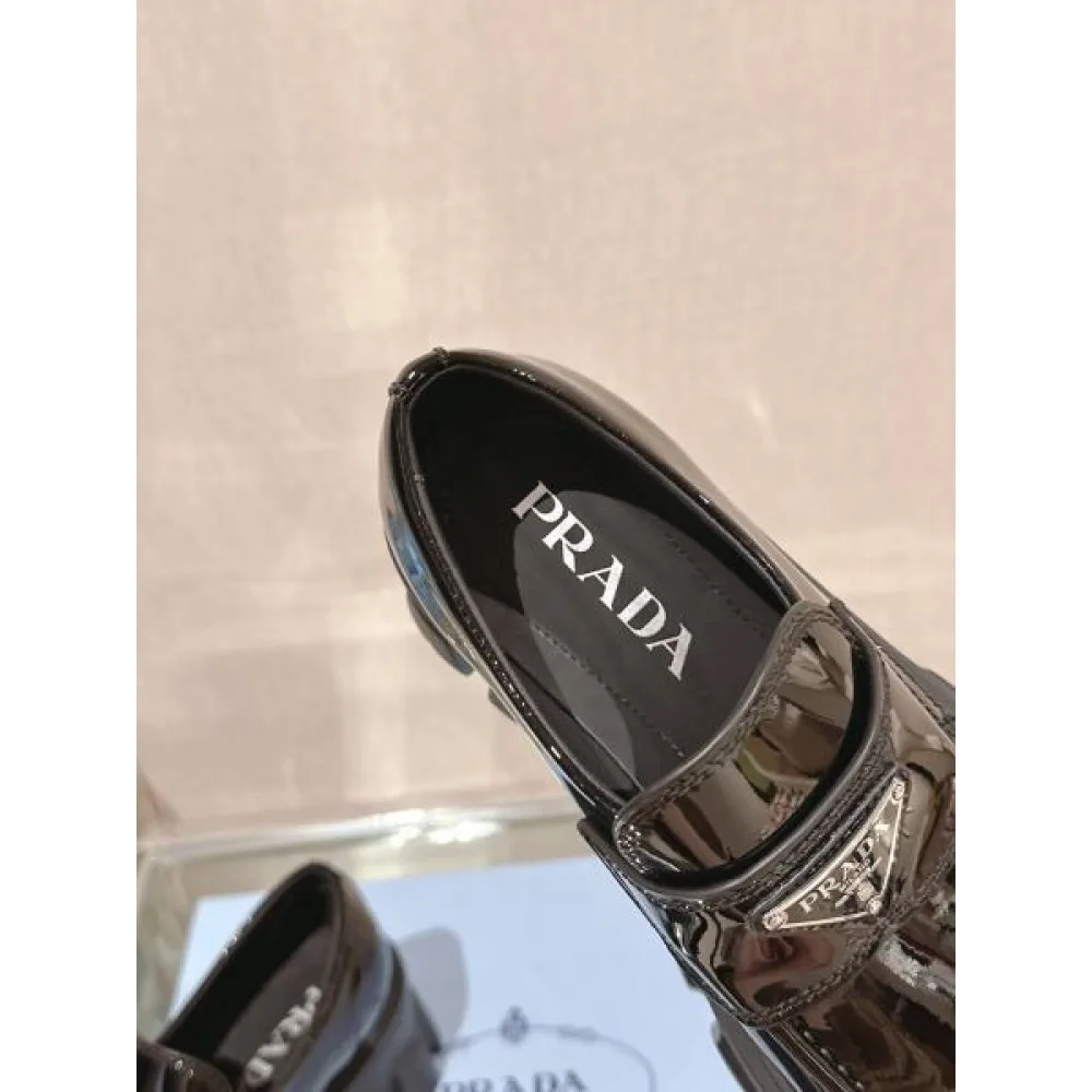 2026 見た目以上のかっこいい PRADA プラダ レディース用 カジュアルシューズ 商品画像 6