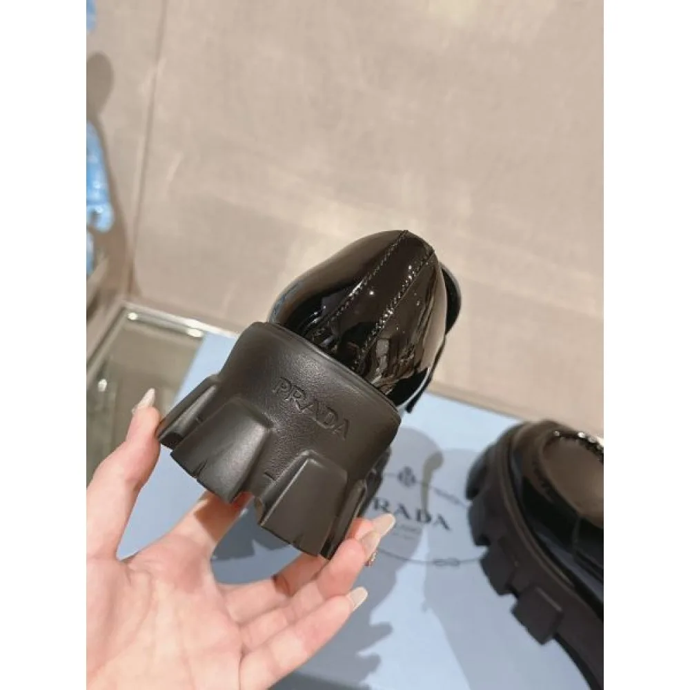 2026 見た目以上のかっこいい PRADA プラダ レディース用 カジュアルシューズ 商品画像 7