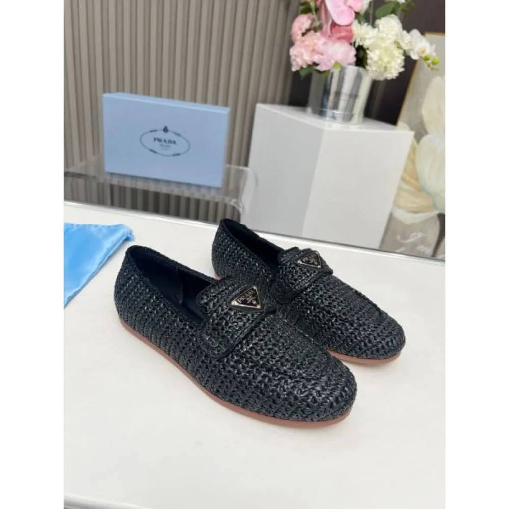 2026 旬デザイン PRADA プラダ レディース用 カジュアルシューズ 商品画像 4