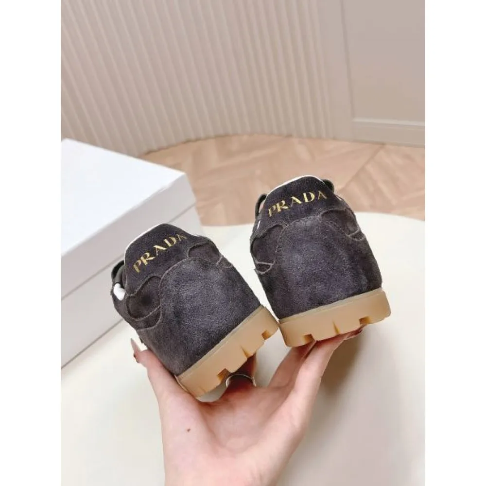 2026 綺麗なシルエット PRADA プラダ レディース用 カジュアルシューズ 商品画像 10