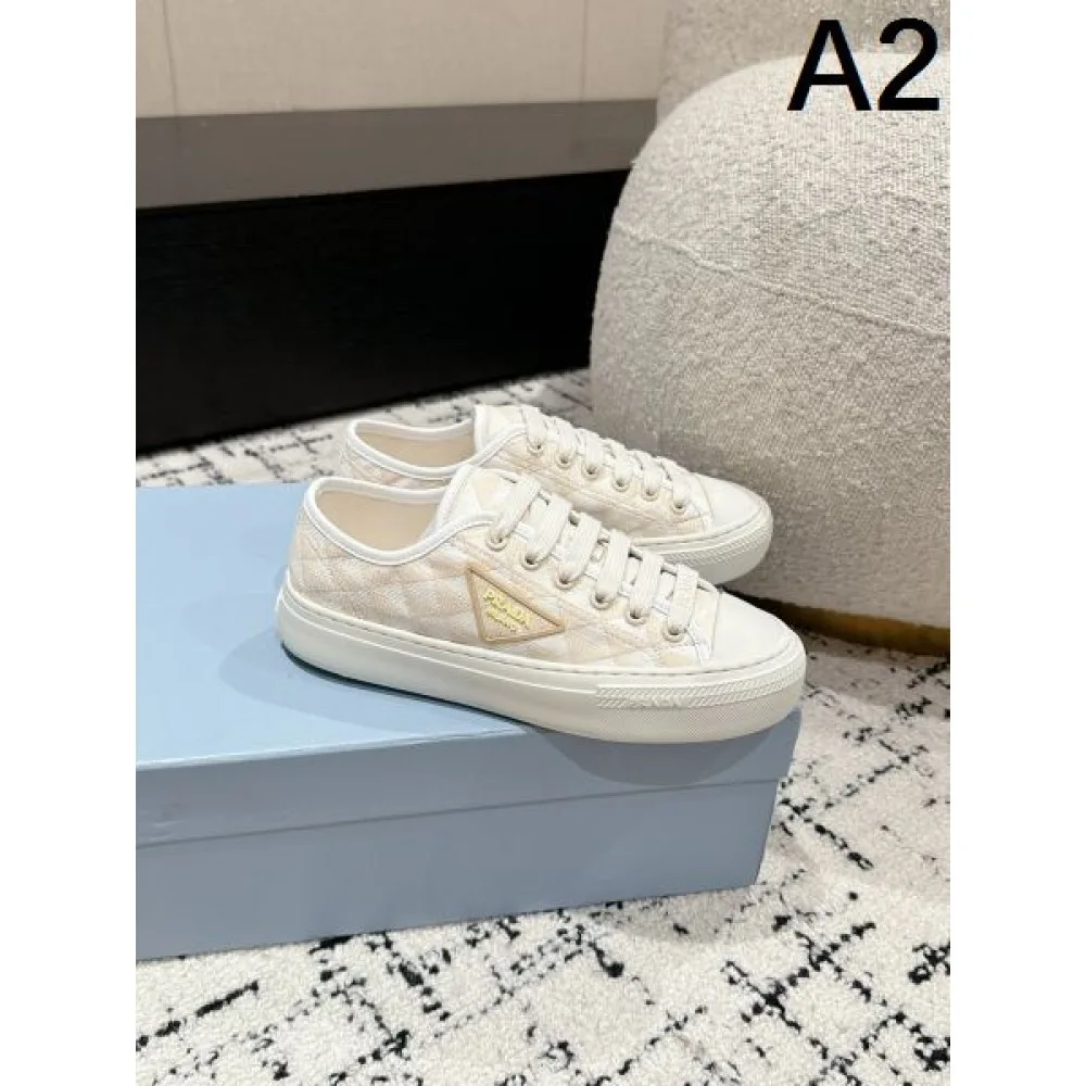 2026 即完売のアイテム PRADA プラダ レディース用 カジュアルシューズ 商品画像 2