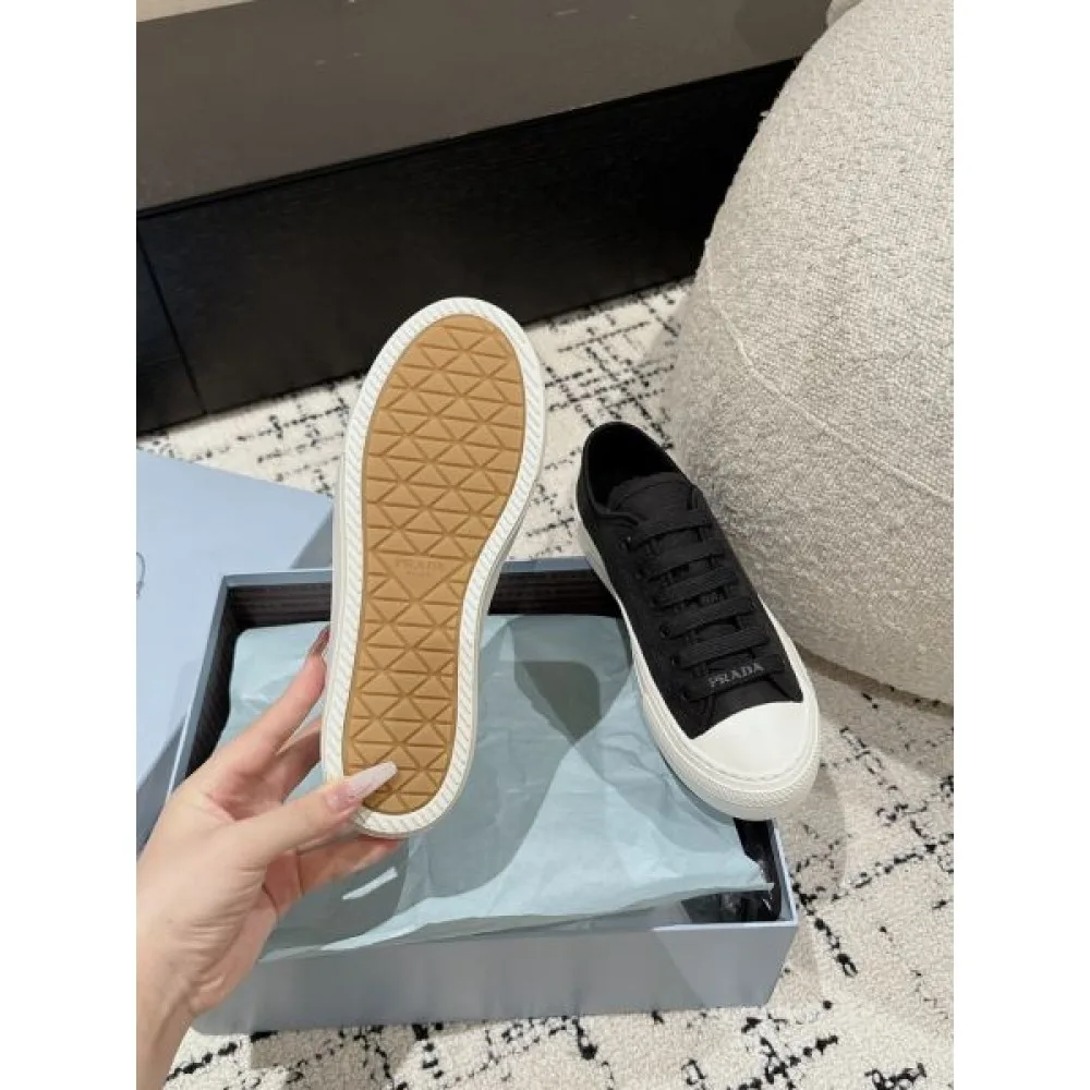 2026 即完売のアイテム PRADA プラダ レディース用 カジュアルシューズ 商品画像 10