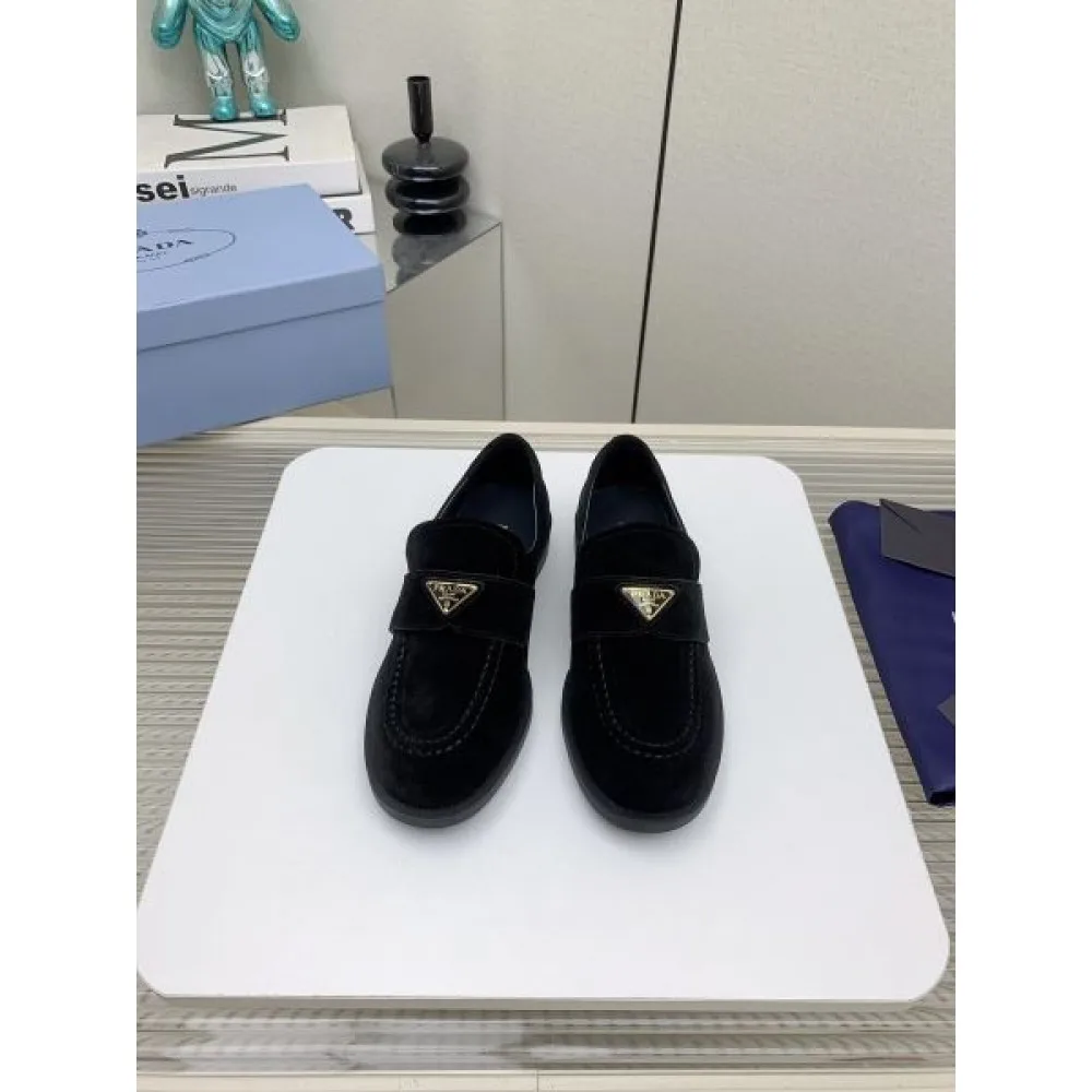 PRADA プラダ 2024FW レディース用 カジュアルシューズ 人気アイテムお早めに 商品画像 4