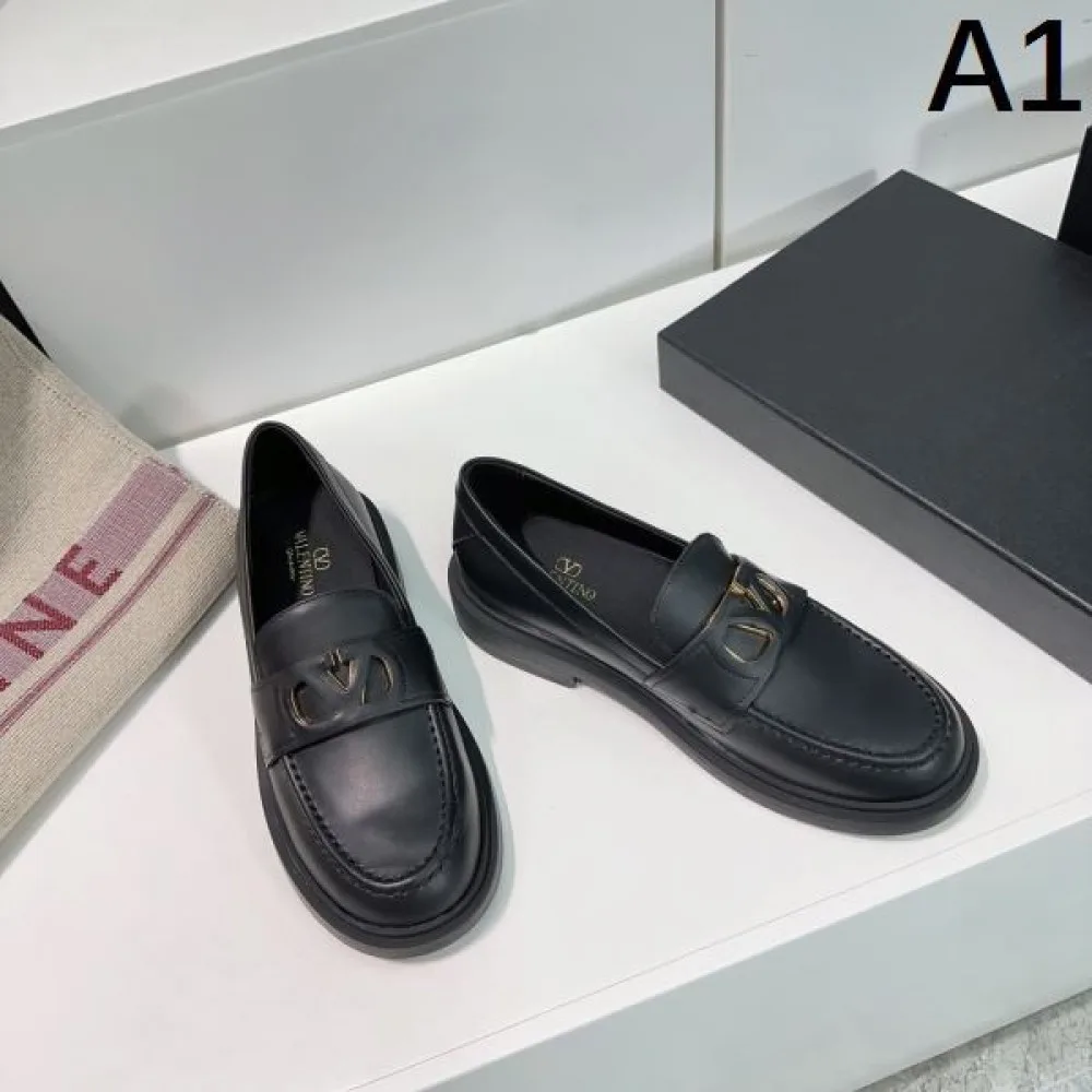 2026 超おすすめ VALENTINO ヴァレンティノ レディース用 カジュアルシューズ 商品画像 1
