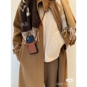 CELINE セリーヌ 2026 今季も引き続きブランド iphone携帯ケース 商品画像 1
