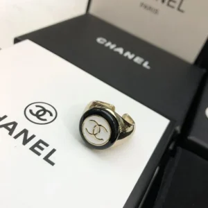 海外でも若者たちに大人気な 2026 リング CHANEL シャネル 商品画像 1
