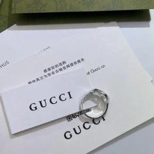 きれいめな印象で着こなし 2026 リング GUCCI グッチ 商品画像 1