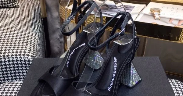 2026 注文殺到 ALEXANDER WANG アレキサンダーワン レディースサンダル 商品画像 11