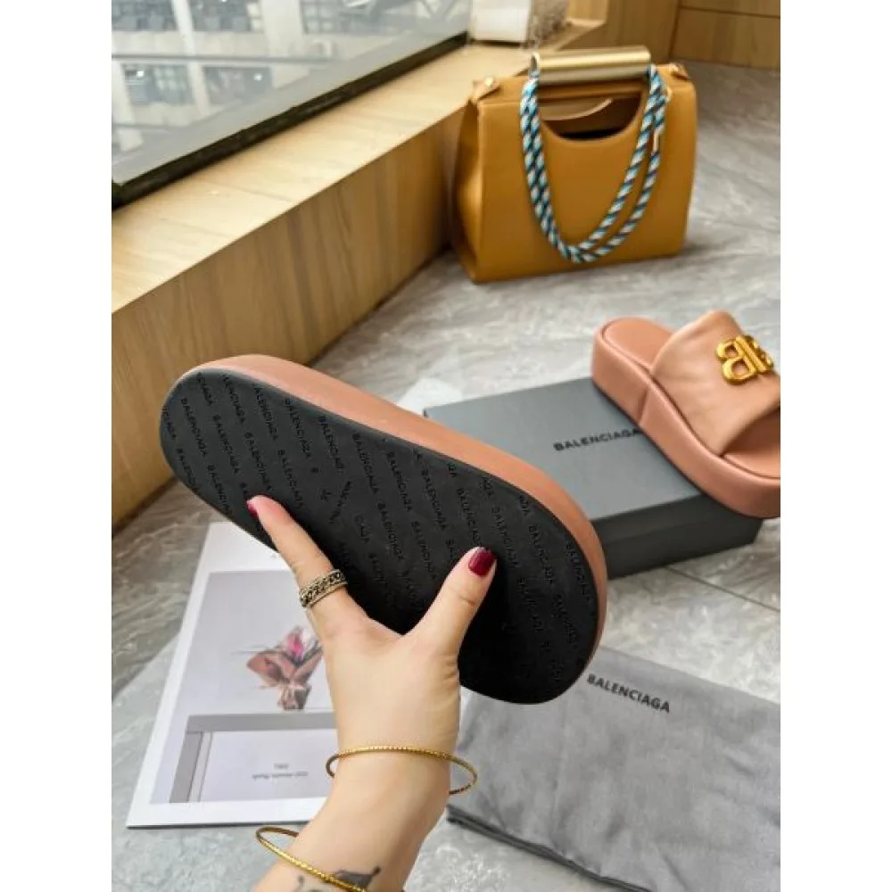 2026 根強い人気定番商品 BALENCIAGA バレンシアガ レディーススリッパ 商品画像 9