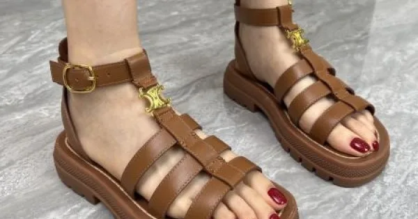 2026 この夏最高に人気ブランド CELINE セリーヌ レディースサンダル 商品画像 9