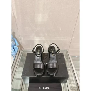2026 ゆったり感のあるアイテム CHANEL シャネル レディースサンダル 商品画像 1