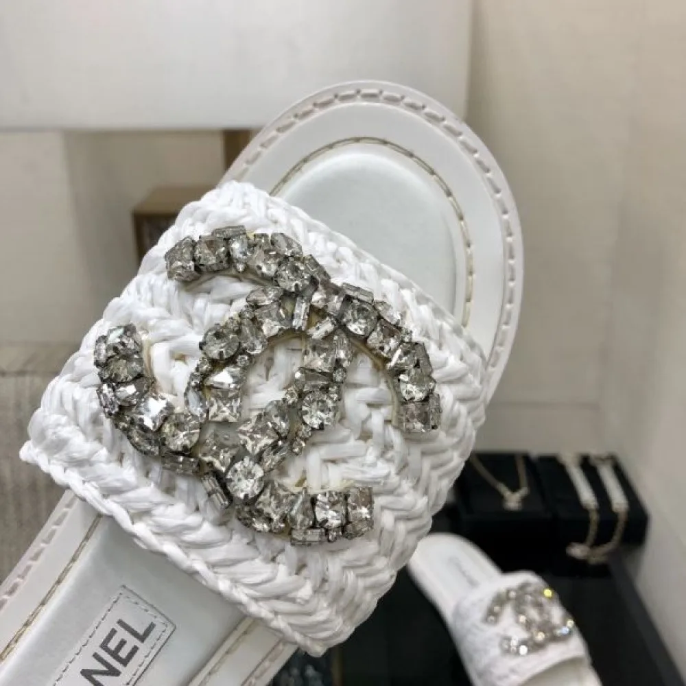 2026 インパクト抜群のデザイン CHANEL シャネル レディーススリッパ 商品画像 9