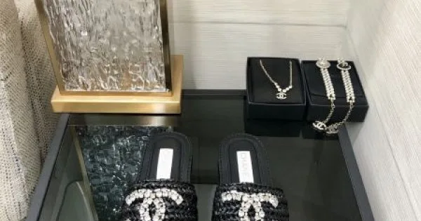 2026 インパクト抜群のデザイン CHANEL シャネル レディーススリッパ 商品画像 11