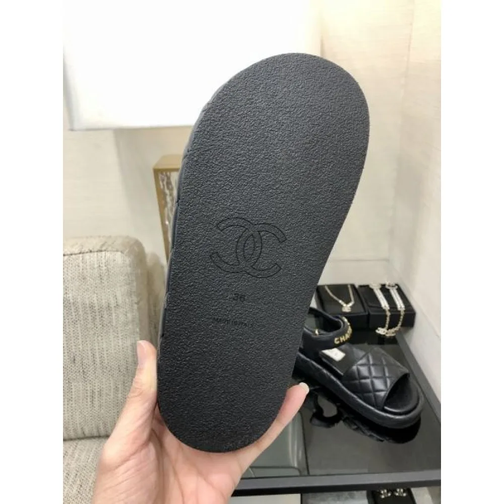 2026 上品なカジュアルコーデに CHANEL シャネル レディースサンダル 商品画像 9