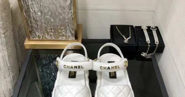 2026 上品なカジュアルコーデに CHANEL シャネル レディースサンダル 商品画像 11