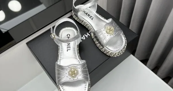 2026 シーズンの流行にチェック CHANEL シャネル レディースサンダル 商品画像 11