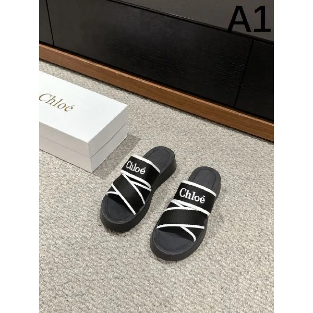 2026 キレイ色チェック春夏 CHLOE クロエ レディースサンダル 商品画像 1