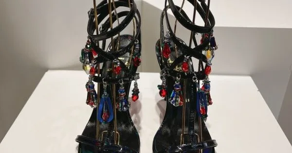 2026 大変お得 CHRISTIAN LOUBOUTIN クリスチャンルブタン レディースサンダル 商品画像 11