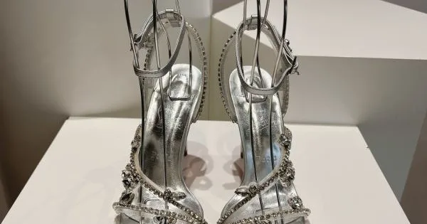 2026 期間限定 CHRISTIAN LOUBOUTIN クリスチャンルブタン レディースサンダル 商品画像 11