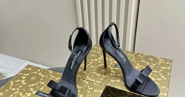 2026 魅力的な美品 DOLCE&GABBANA ドルチェ&ガッバーナ レディースサンダル 商品画像 11