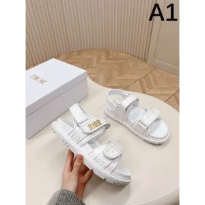 2026 春夏欠かせない定番アイテム DIOR ディオール レディースサンダル 商品画像 1