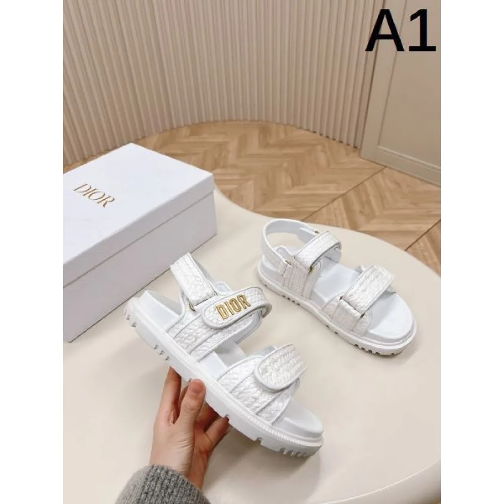 2026 春夏欠かせない定番アイテム DIOR ディオール レディースサンダル 商品画像 1