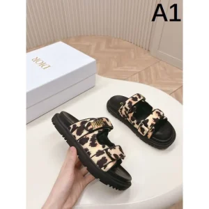2026 使えて可愛いデザイン夏新品 DIOR ディオール レディーススリッパ 商品画像 1