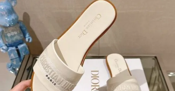 2026 顧客セール大特価早い者勝ち DIOR ディオール レディーススリッパ 商品画像 11
