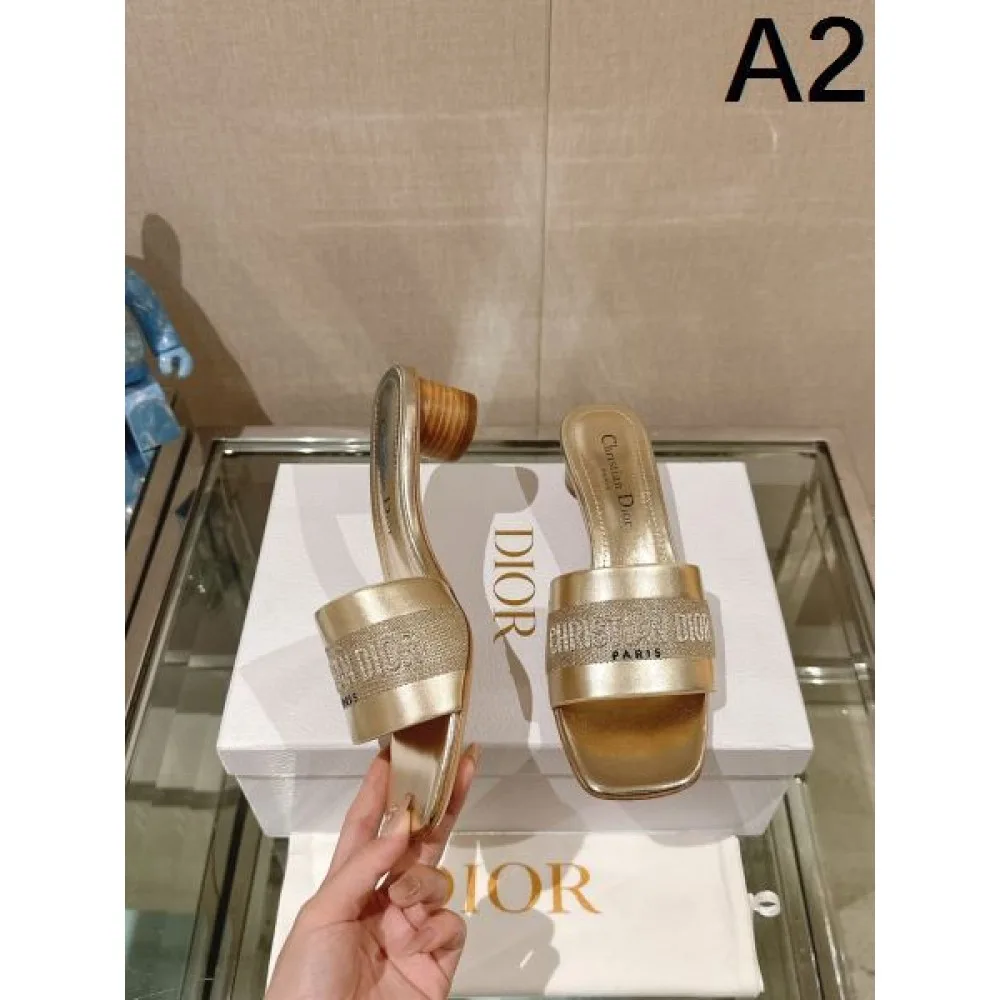 2026 素材感を引き出せるアイテム DIOR ディオール レディーススリッパ 商品画像 2