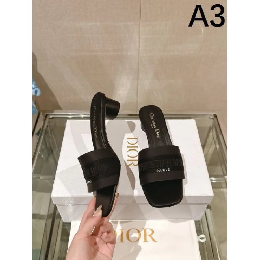 2026 素材感を引き出せるアイテム DIOR ディオール レディーススリッパ 商品画像 3