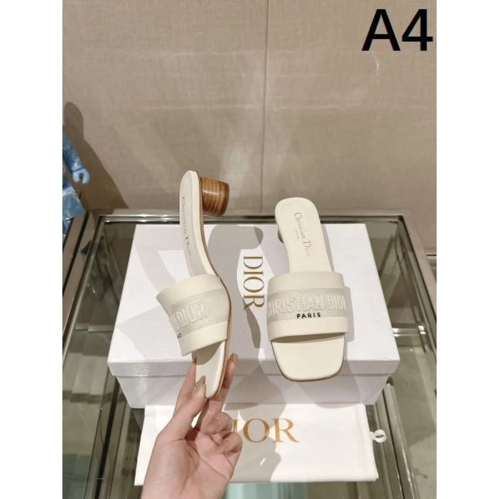 2026 素材感を引き出せるアイテム DIOR ディオール レディーススリッパ 商品画像 4
