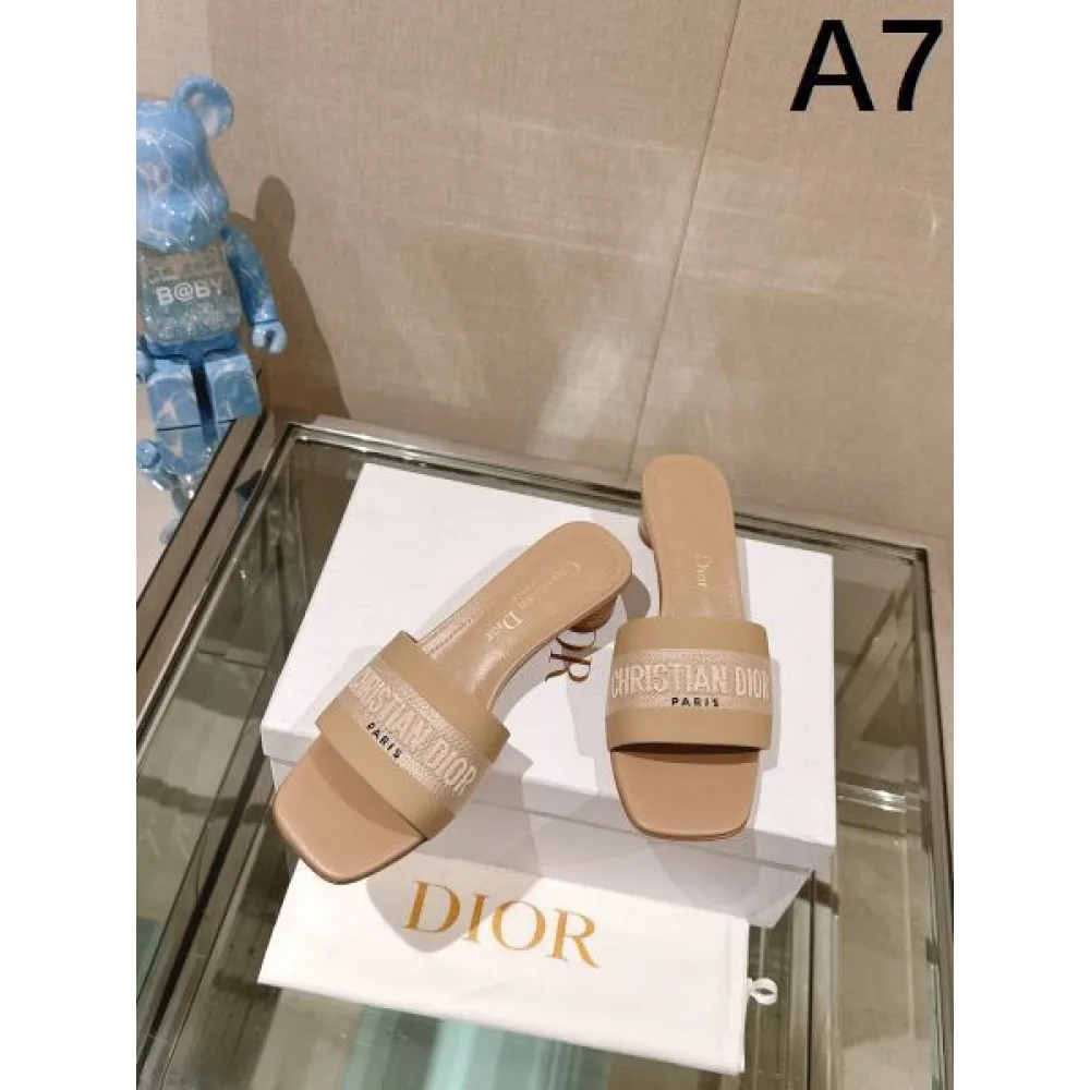 2026 素材感を引き出せるアイテム DIOR ディオール レディーススリッパ 商品画像 7